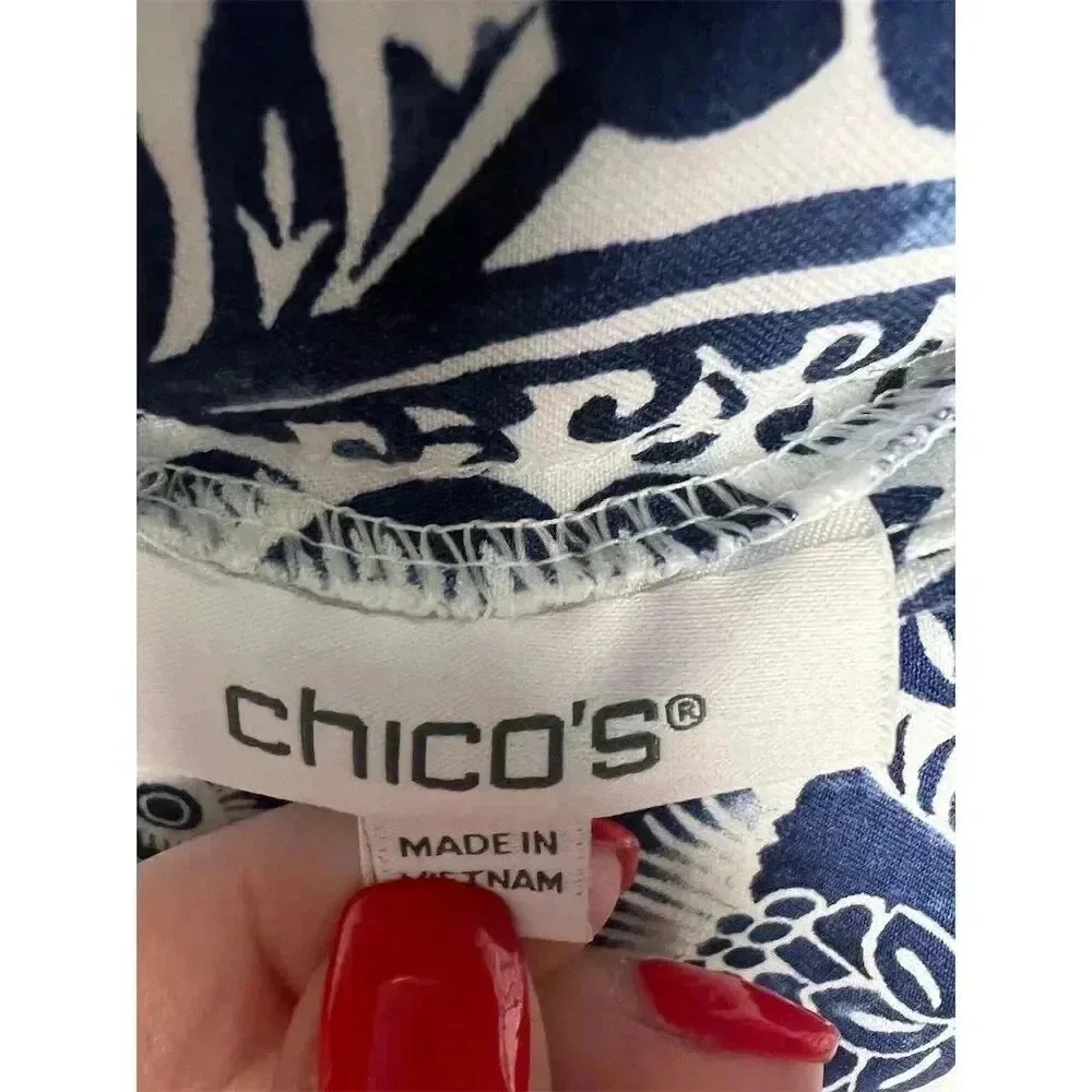 Chico's Women's Petite Paisley‎ Cropped Pants Blue Size 00P(Chicos) or 2P